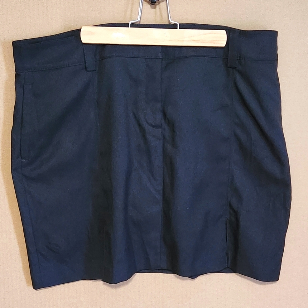 Izod Golf Black Skirt With Shorts Underneath Size 14 Skort